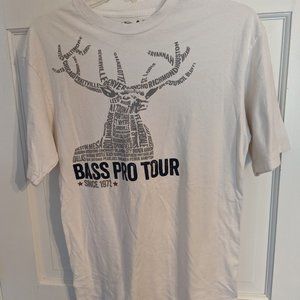 Bass Pro Tour Since 1972 Deer Buck Hunting White T-Shirt Bass Pro Shops Men sz S